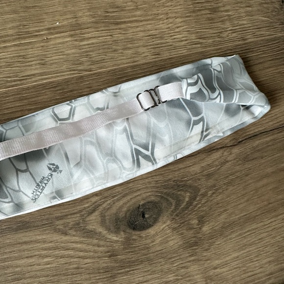 BORN PRIMITIVE - Picture 3 of 4